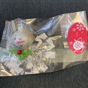 Cute handmade Christmas ornaments - great gifts for someone who has everything!!